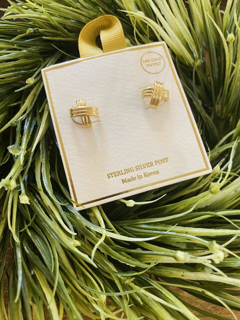 The Ribbed Cross Studs