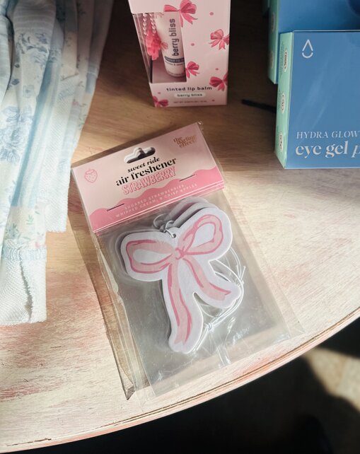 Sweet Ride Bow Air Freshener - Strawberry