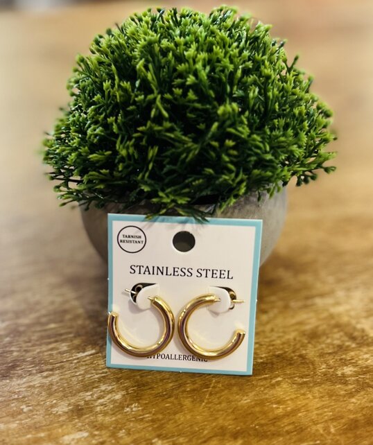 Georgia’s Gold Hoops