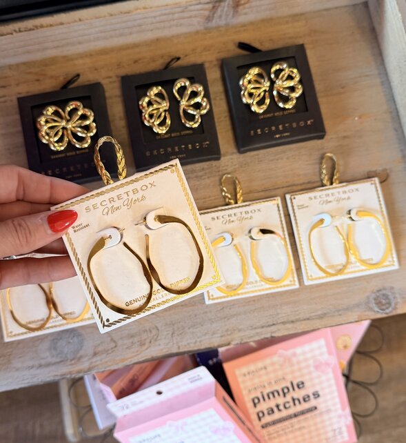 Uptown Twist Hoops