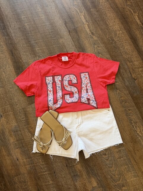 USA Daisy Tee