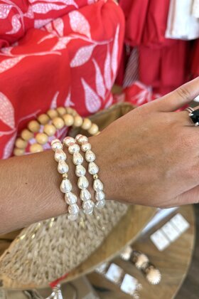 Beaded Blondes Bella Pearl Bracelet