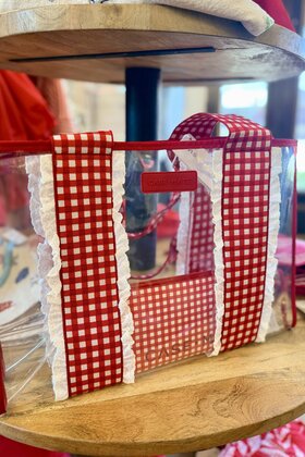 Case-Mate Jelly Tote - Clear Cherry Gingham Eyelet Ruffle