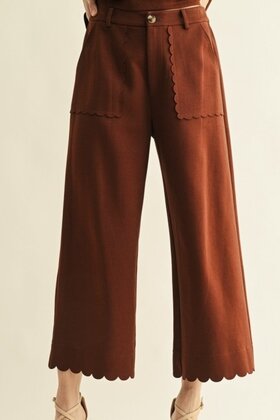 Chestnut Charm Scalloped Bottoms