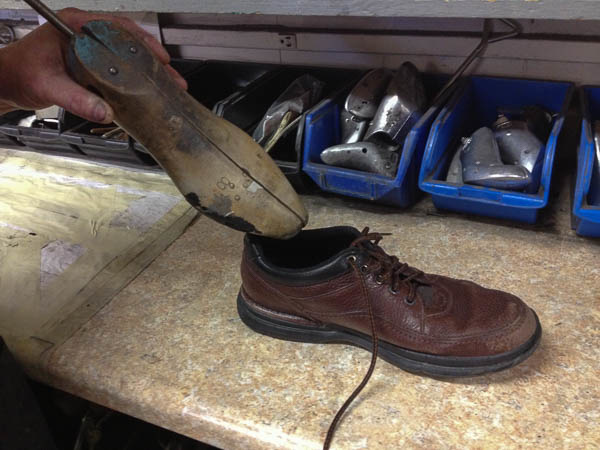 can shoe repair stretch shoes