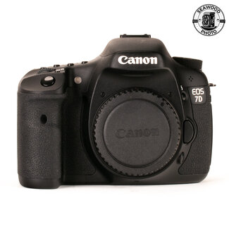Canon Canon EOS 7D 18mp Body Low Shutter Count EXCELLENT