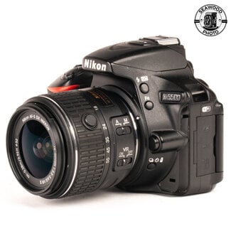 Nikon Nikon D5500 24.2MP w/ 18-55mm f/3.5-5.6G II GOOD+