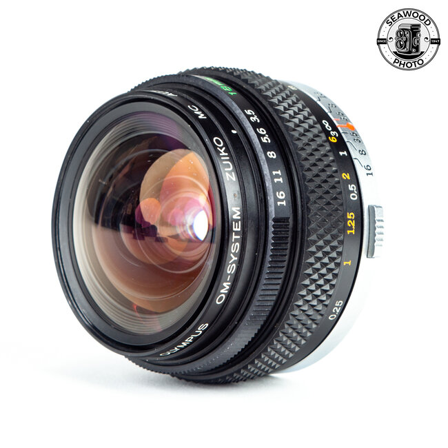 Olympus OM Zuiko 18mm f/3.5 Auto-W GOOD+
