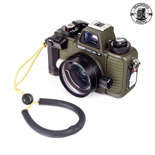Nikonos V Green Underwater Camera w/UW-Nikkor 28mm f/3.5 Nikonos V Green Underwater Camera w/UW-Nikkor 28mm f/3.5