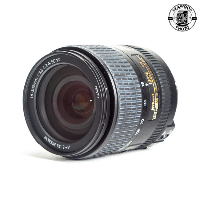 Nikon AF-S 18-300mm f3.5-6.3G VR ED w/ Hood EXCELLENT