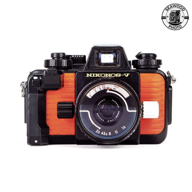 Nikon Nikonos V w/Nikkor 35mm f/2.5 GOOD