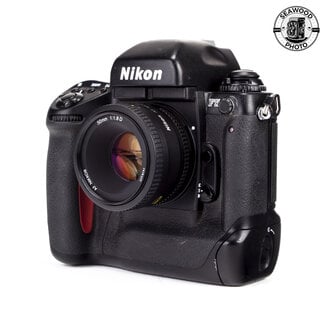 Nikon Nikon F5 35mm SLR w/ AF Nikkor 50mm f/1.8 D GOOD+