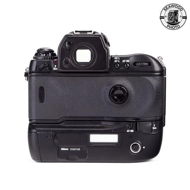 Nikon F5 35mm SLR w/ AF Nikkor 50mm f/1.8 D GOOD+