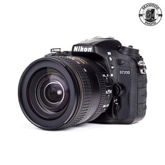 Nikon Nikon D7200 24.2MP w/ AF-S 16-80mm f/2.8-4E DX VR GOOD+