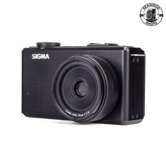 Sigma Sigma DP2 Merrill 46.0MP Digital Camera w/ 30mm f2.8 + Extras GOOD+