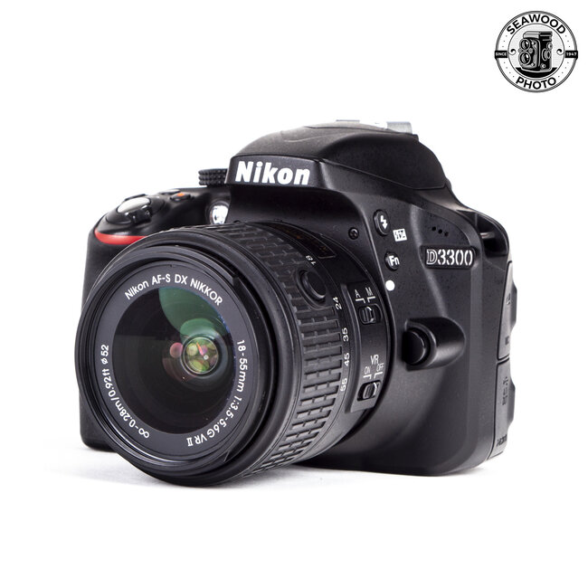 Nikon D3300 24.2mp w/Nikkor AF-S 18-55mm VR EXCELLENT
