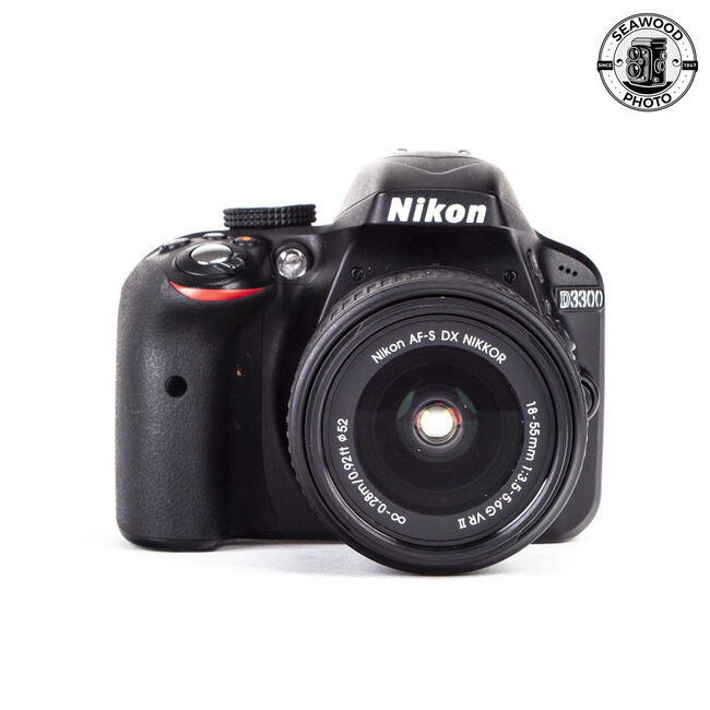 Nikon D3300 24.2mp w/Nikkor AF-S 18-55mm VR EXCELLENT