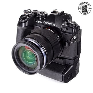 Olympus Olympus OM-D E-M1 II 20.2mp w/Zuiko 12-40mm, Grip EXCELLENT
