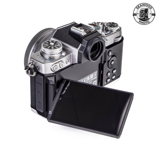 Nikon Z fc Mirrorless 20.9MP w/ DX 16-50mm f/3.5-6.3 VR EXCELLENT