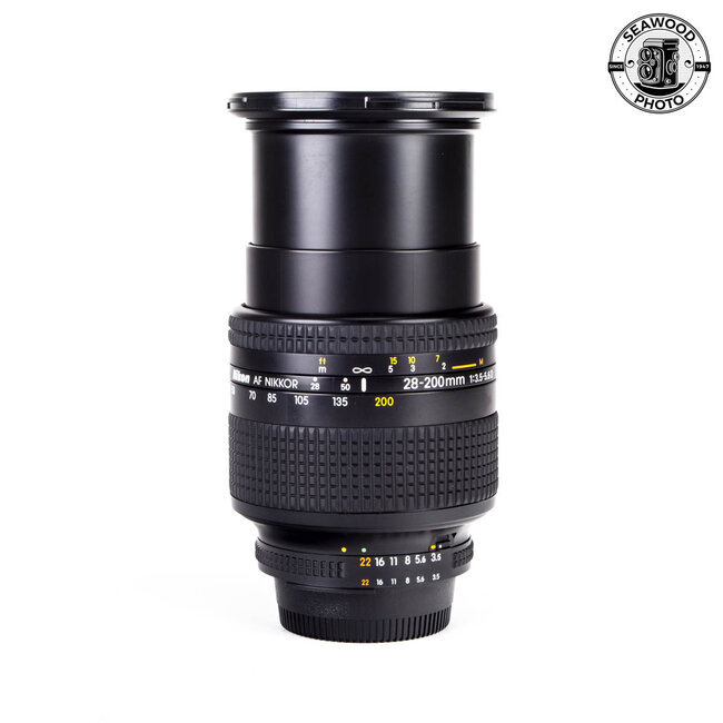 Nikon AF 28-200mm f/3.5-5.6 D EXCELLENT