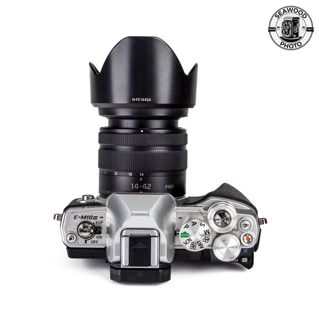 Olympus E-M10 III 16.1mp w/Lumix 14-42mm G Vario EXCELLENT