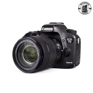 Canon Canon 7D Mark II 20.2MP w/ 18-135mm IS GOOD