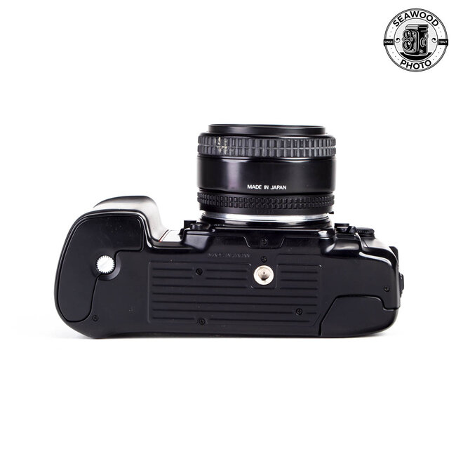 Nikon N8008S w/ AF Nikkor 28mm f/2.8 GOOD+