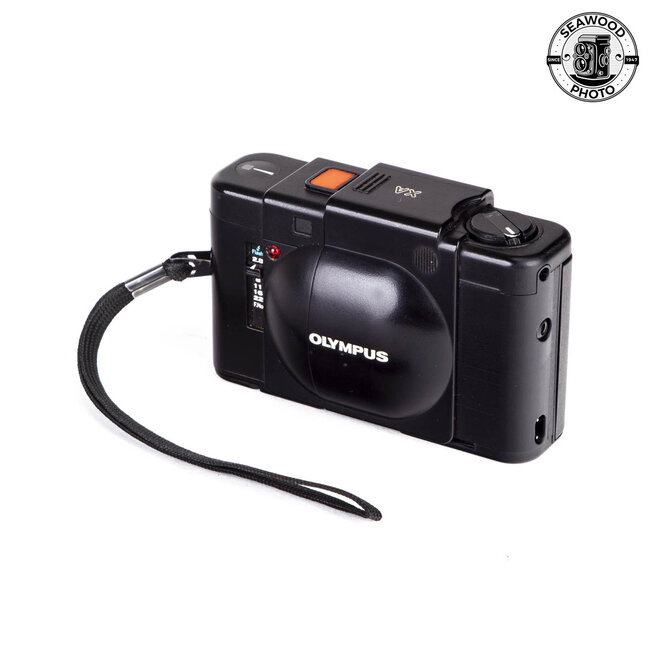 Olympus XA 35mm Rangefinder GOOD+