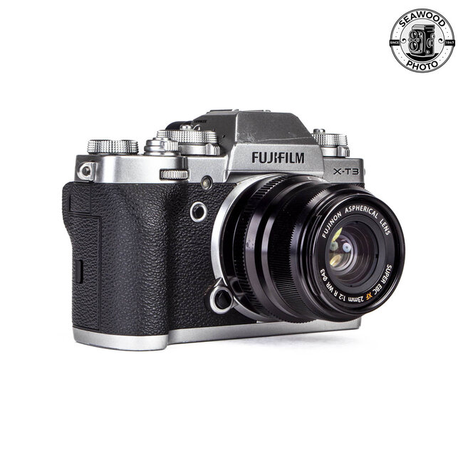 Fujifilm X-T3 w/23mm f2 WR EF-X8 Flash and JJC Grip GOOD