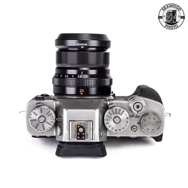 Fujifilm X-T3 w/23mm f2 WR EF-X8 Flash and JJC Grip GOOD