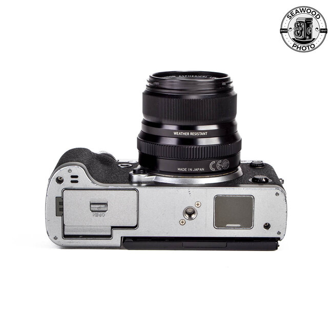 Fujifilm X-T3 w/23mm f2 WR EF-X8 Flash and JJC Grip GOOD