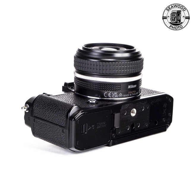 Nikon Zf Mirrorless 24.5MP w/ 40mm f/2 SE Kit LIKE NEW