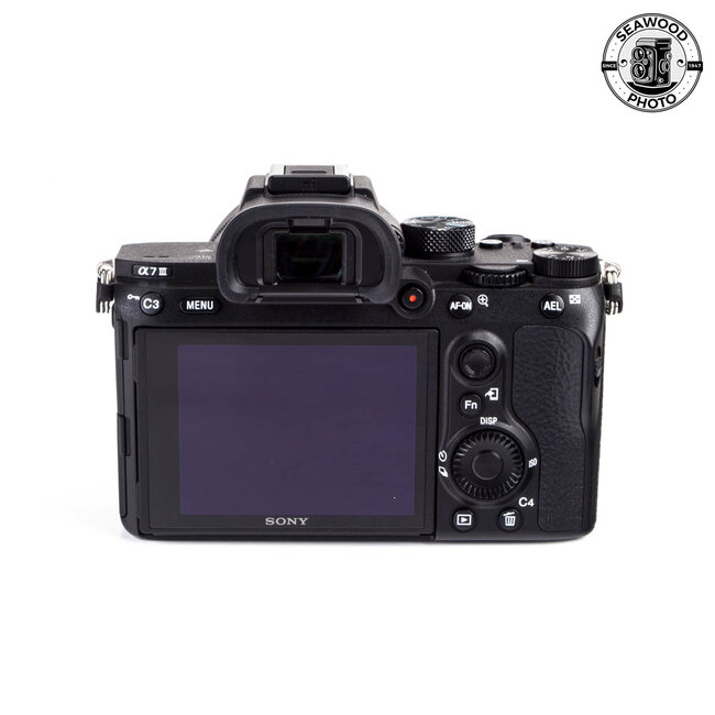 Sony A7 III 24.2MP w/ FE 28-70mm f/3.5-5.6 EXCELLENT