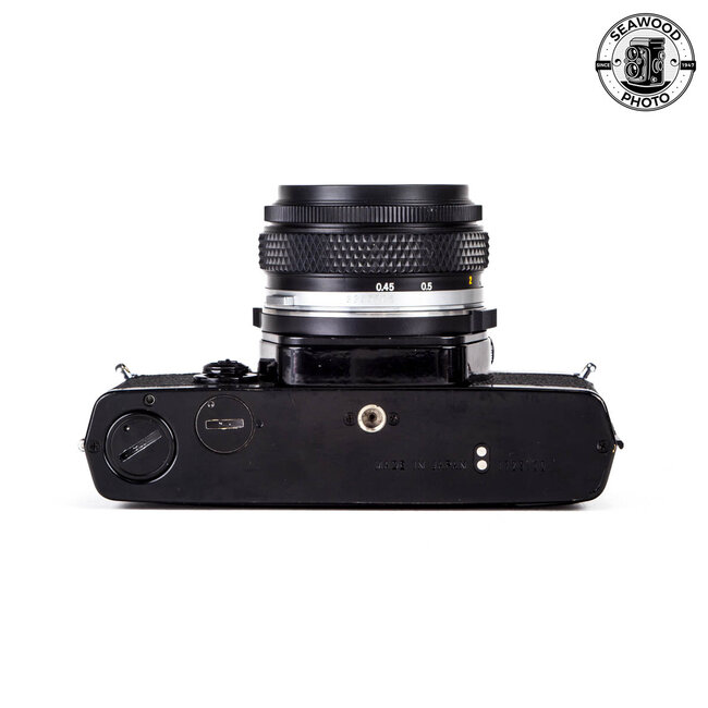 Olympus OM-1 w/ Zuiko Auto-S 50mm f/1.8 EXCELLENT