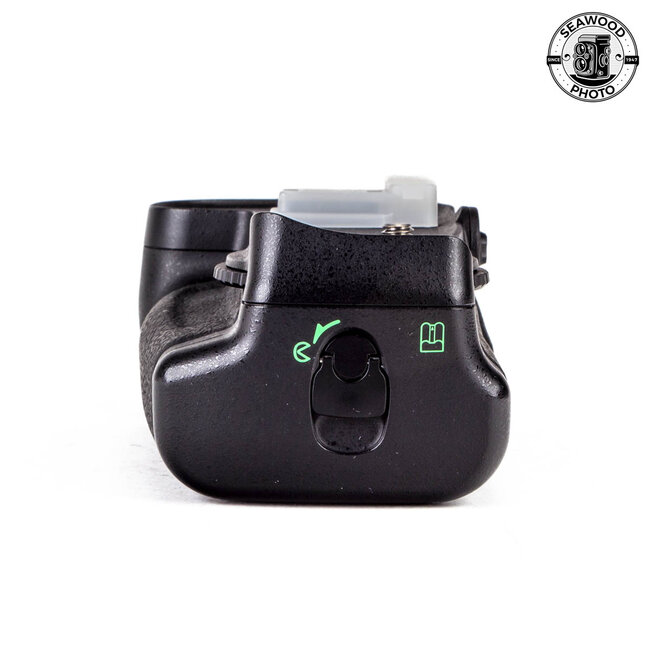 Nikon MB-D10 Multi Power Battery Pack W Holder & Case EXCELLENT