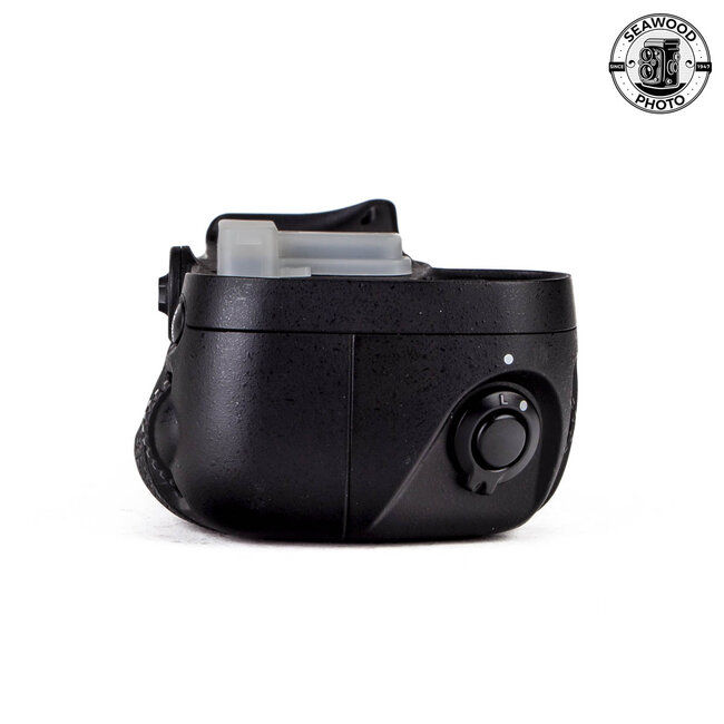 Nikon MB-D10 Multi Power Battery Pack W Holder & Case EXCELLENT