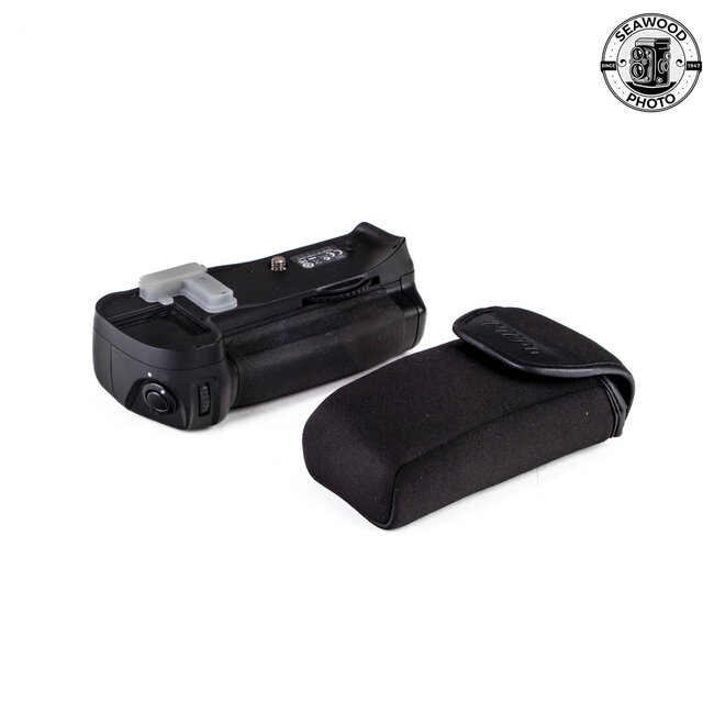 Nikon MB-D10 Multi Power Battery Pack W Holder & Case EXCELLENT
