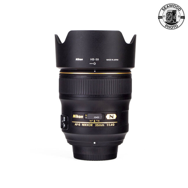 Nikon AF-S Nikkor 35mm f/1.4G LIKE NEW (w/ hood, box, caps)