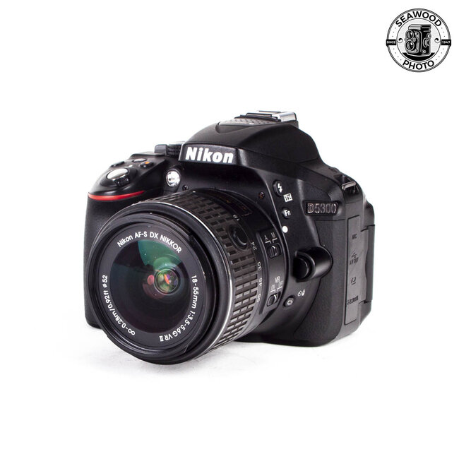 Nikon D5300 24.2mp w/AF-S 18-55mm EXCELLENT
