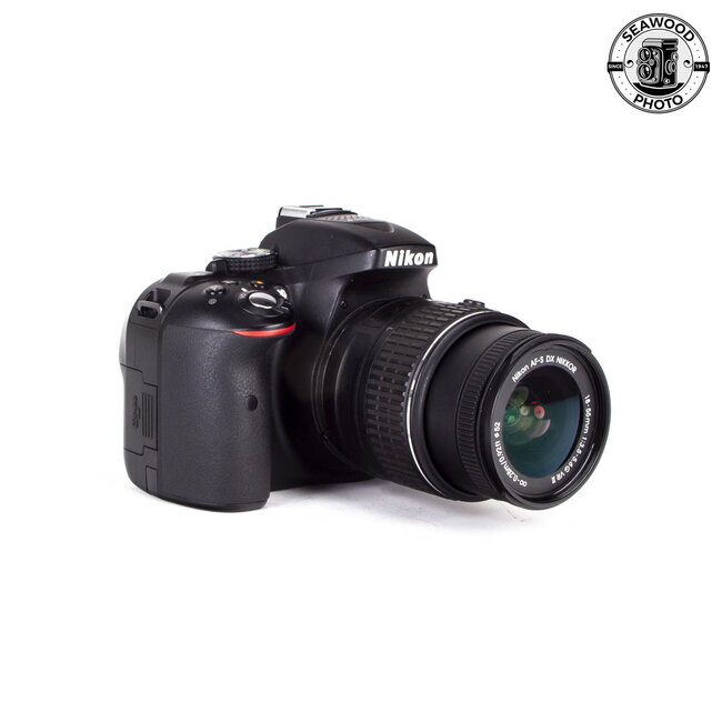 Nikon D5300 24.2mp w/AF-S 18-55mm EXCELLENT