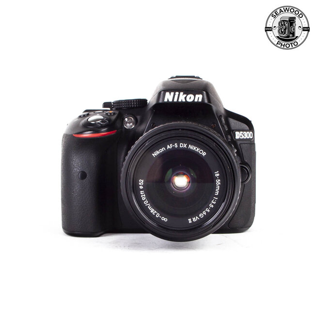 Nikon D5300 24.2mp w/AF-S 18-55mm EXCELLENT