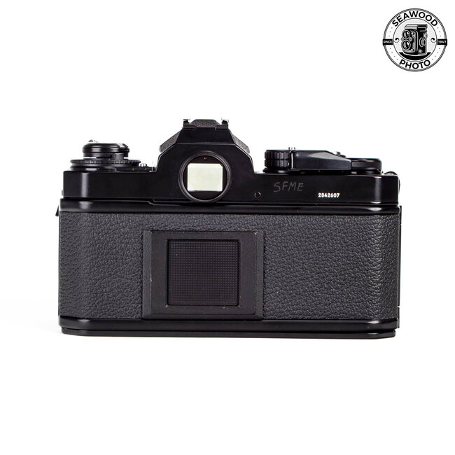 Nikon FE2 w/ Series E 50mm f/1.8 Ai-S GOOD+