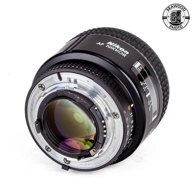 Nikon AF Nikkor 85mm f/1.8 D GOOD+