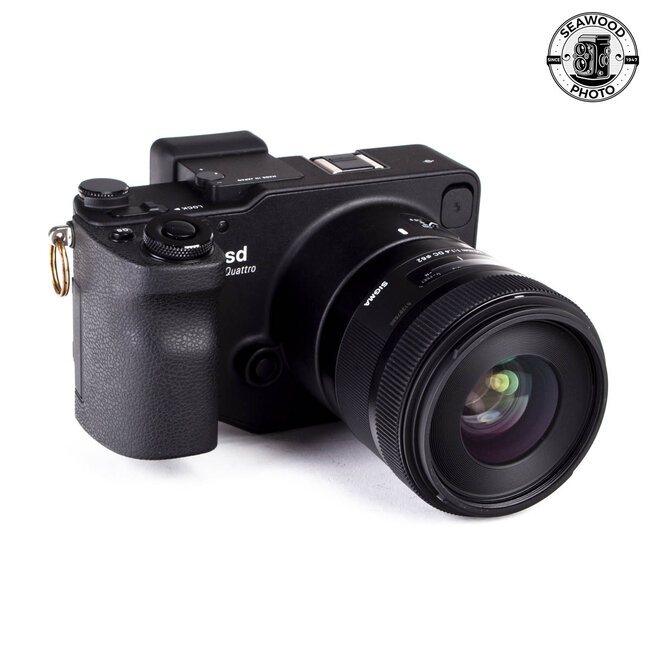 Sigma sd Quattro Mirrorless 29MP APS-C Foveon w/30mm f/1.4 EXCELLENT