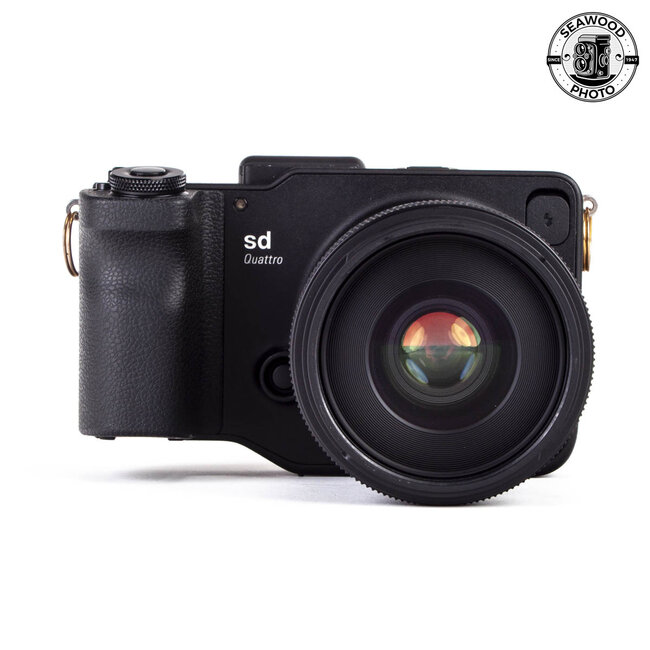 Sigma sd Quattro Mirrorless 29MP APS-C Foveon w/30mm f/1.4 EXCELLENT