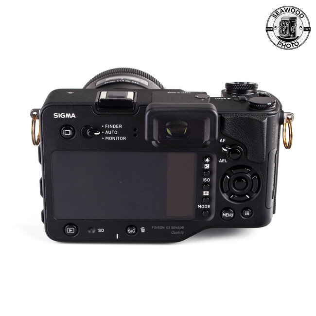 Sigma sd Quattro Mirrorless 29MP APS-C Foveon w/30mm f/1.4 EXCELLENT