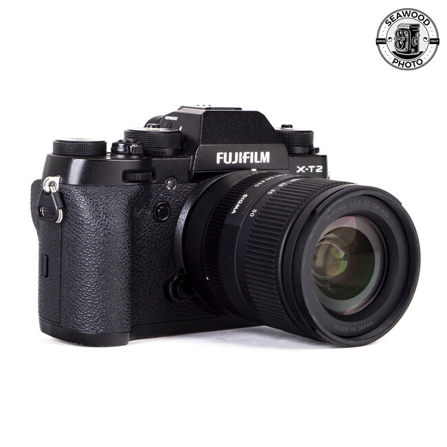Fujifilm X-T2 24.3MP w/ Sigma 18-50mm f/2.8 DC DN EXCELLENT