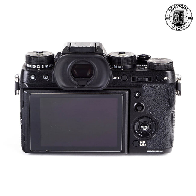 Fujifilm X-T2 24.3MP w/ Sigma 18-50mm f/2.8 DC DN EXCELLENT