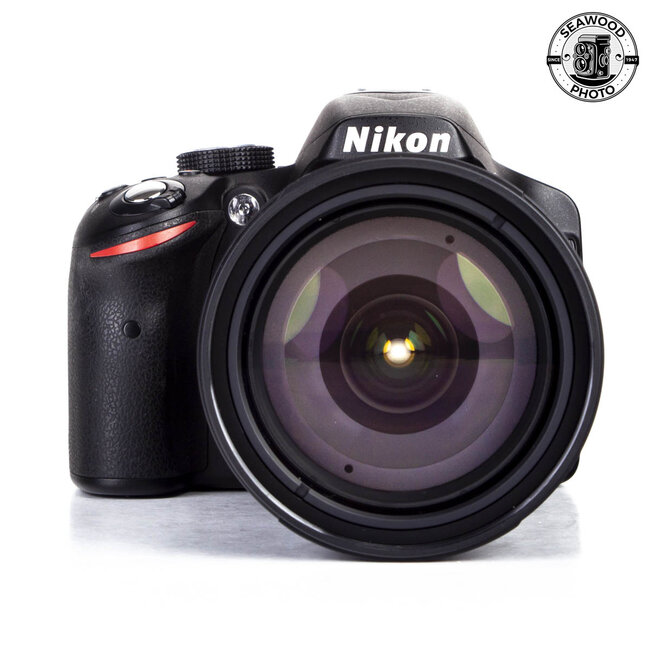 Nikon D3200 24.2mp w/Nikkor AF-S 18-200mm ED Low Shutter Ct EXCELLENT