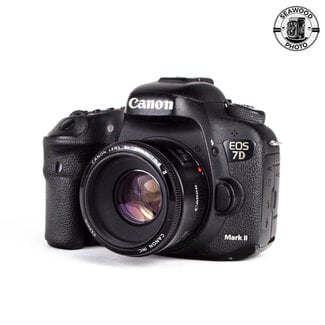 Canon Canon 7D Mark II 20.2mp w/50mm f/1.8 GOOD-